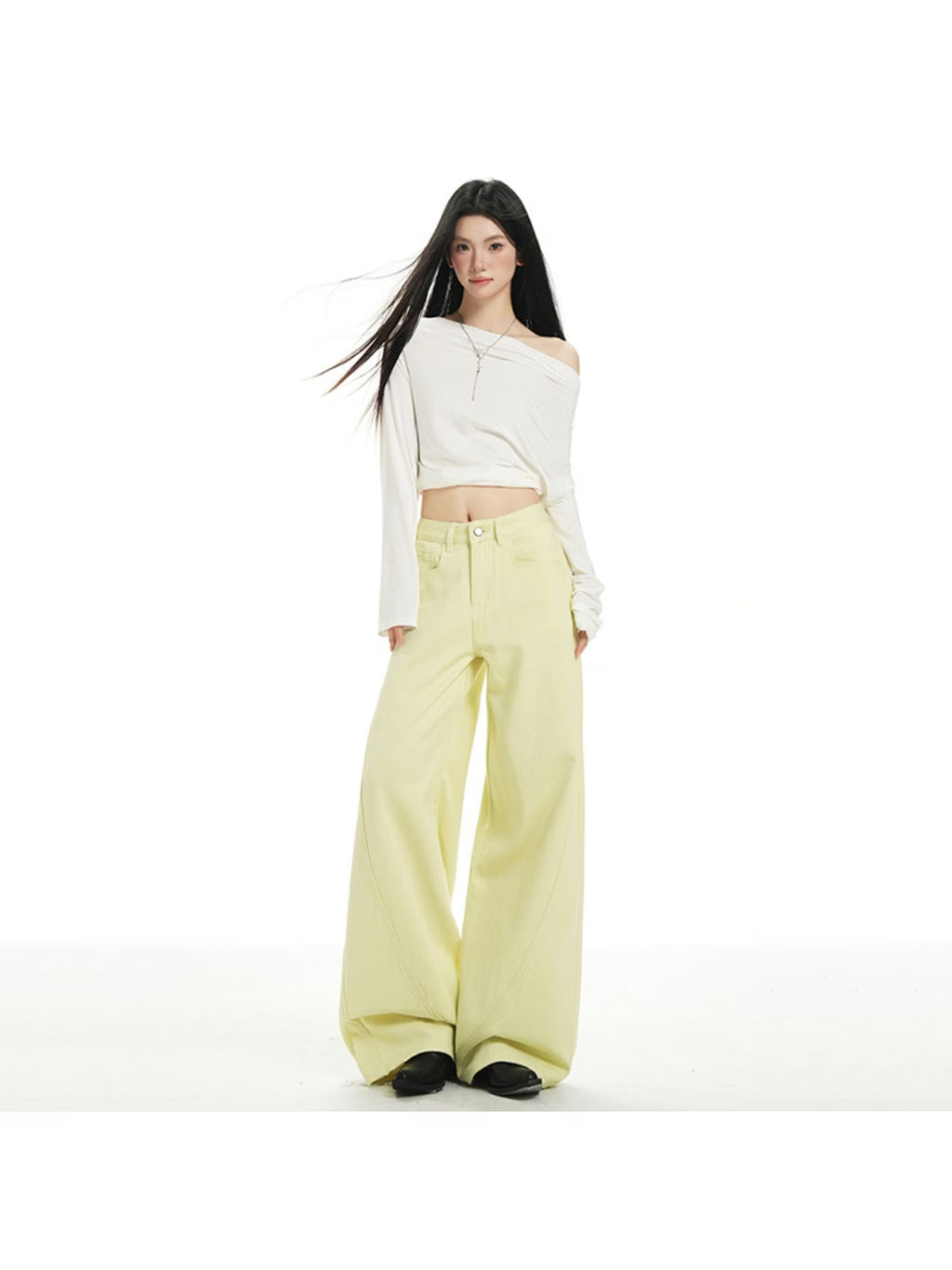 American-style High-Waisted Curved-Leg Jeans for Women | Casual, All-Season, Non-Stretch Fabric, Solid Color, Washed Detail