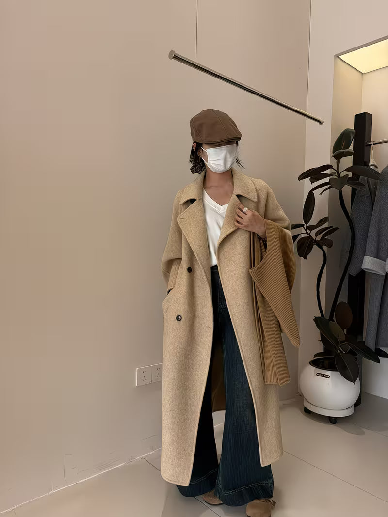 New Women'S Autumn Collection Features a Stylish Blazer. an Elegant OL Style for Women'S Autumn And Winter Wear