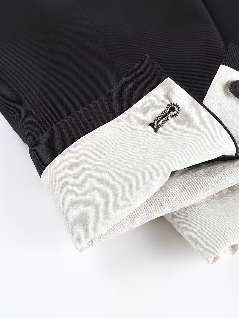 New Women'S Autumn Collection Features a Stylish Blazer. an Elegant OL Style for Women'S Autumn And Winter Wear