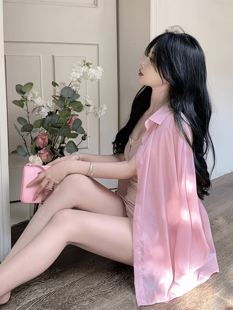 A Lightweight Sun-Protective Shirt for Women Featuring a French-Style Gentle Design with a Bow on The Back, Perfect for Summer. This Breathable Ice Chiffon Outerwear Can Be Worn As a Cardigan Or Over a Tank Top