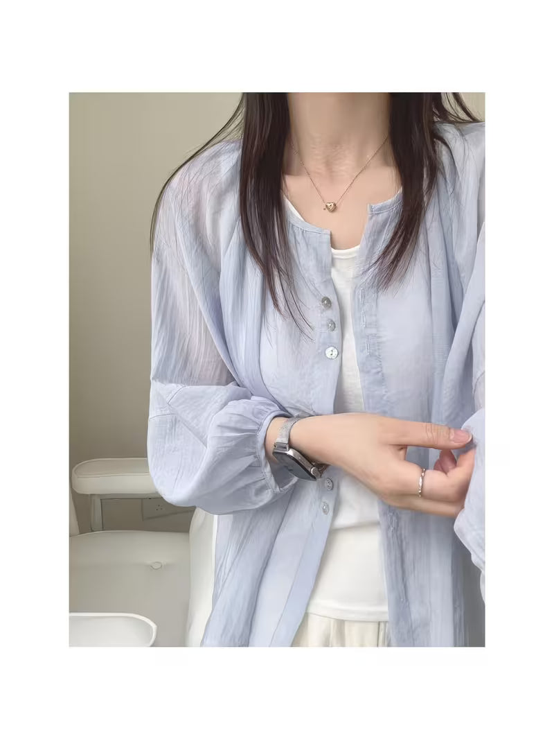 The New Dopamine Commuter Wears a Chiffon Shirt, a Loose Shirt, and a Cardigan Outside.