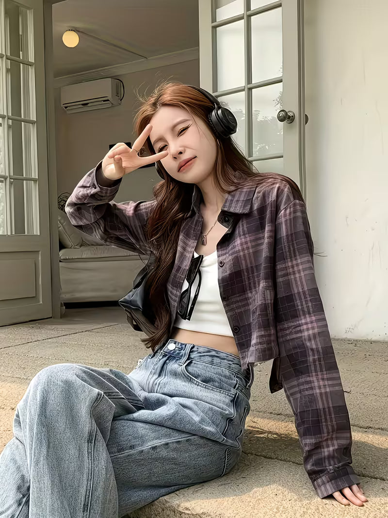 Plaid Long Sleeve Shirt Jacket for Women, Chic Early Autumn Back Slit Blouse, Sweet and Spicy Designer Cropped Cardigan Top